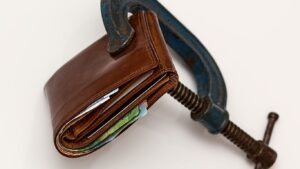 Enflasyon: Fiyat Artışlarının Sebepleri ve Etkileri